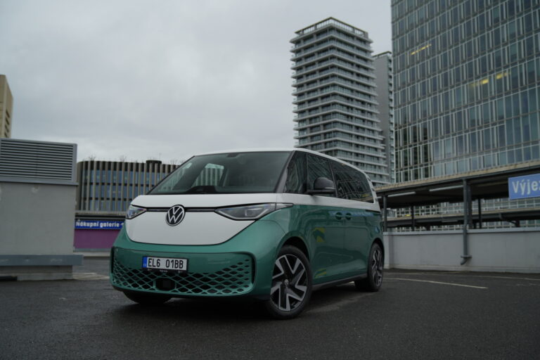 Ojeté elektrické dodávky jdou na dračku. Prodeje se zdvojnásobily a ceny spadly o 107 tisíc