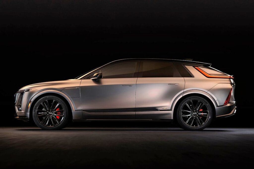 cadillac-lyriq-v-2025_08-galeria