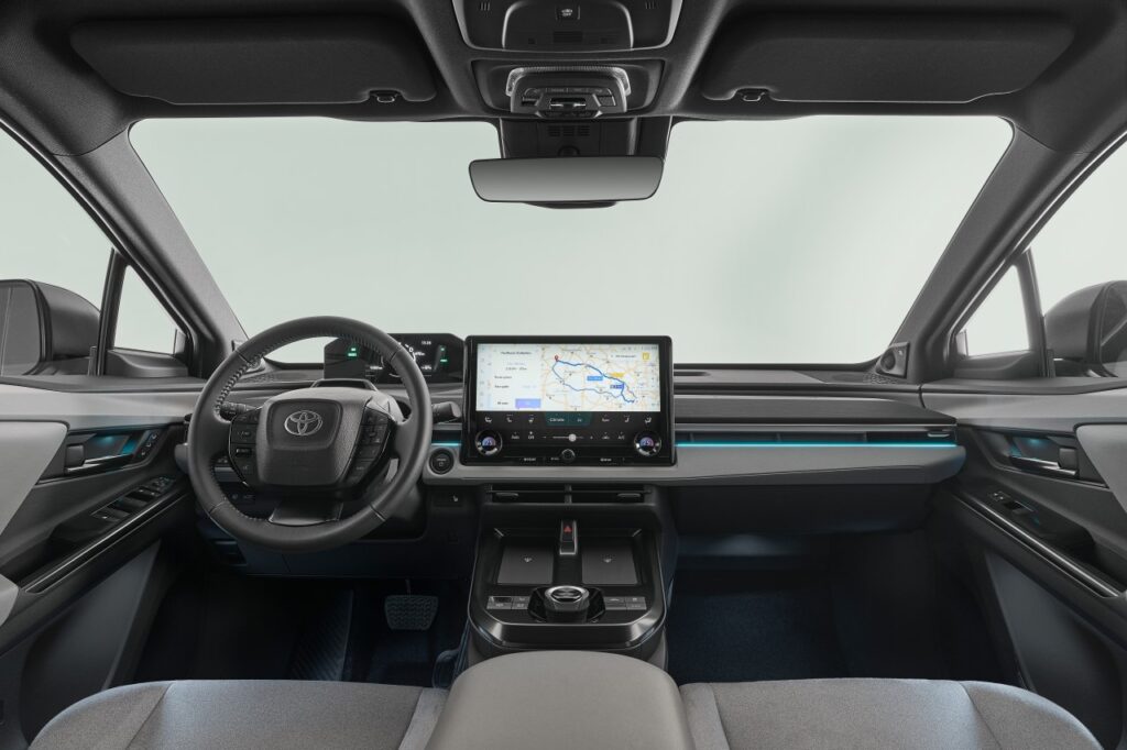 2025_TOYOTA_C-HR_plus_Interior_01