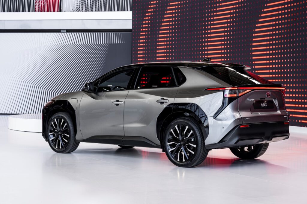 2025_bZ4X_AWD_005