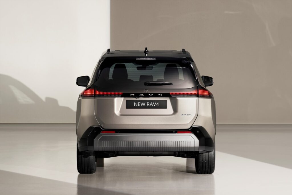2026_ALL-NEW_RAV4_static_011