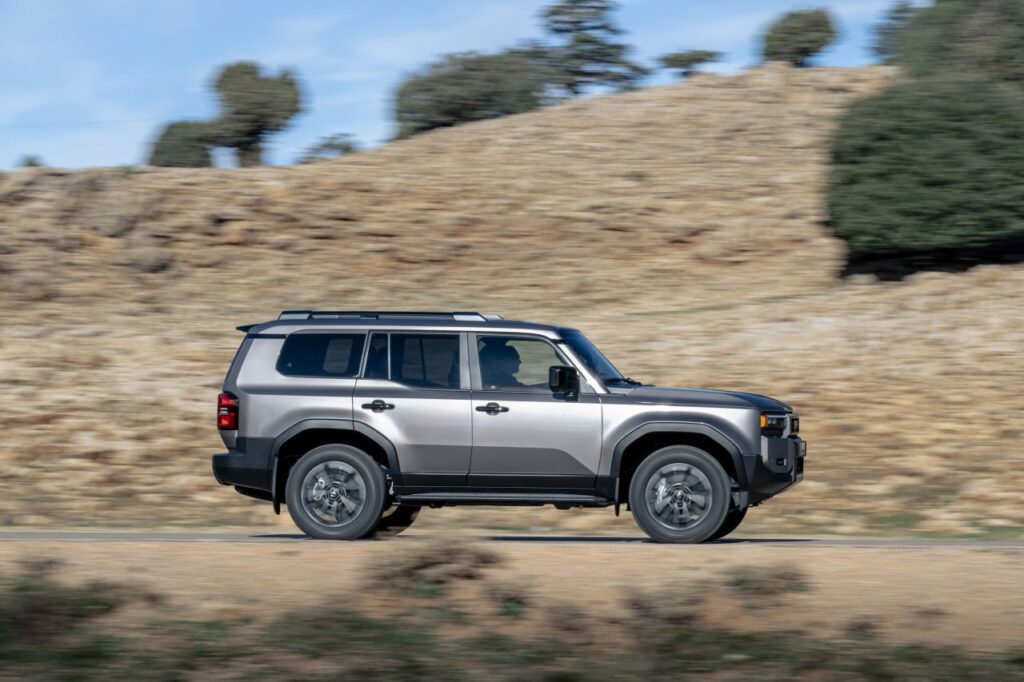 2024-newlandcruiser250-bronze-dynamics-016