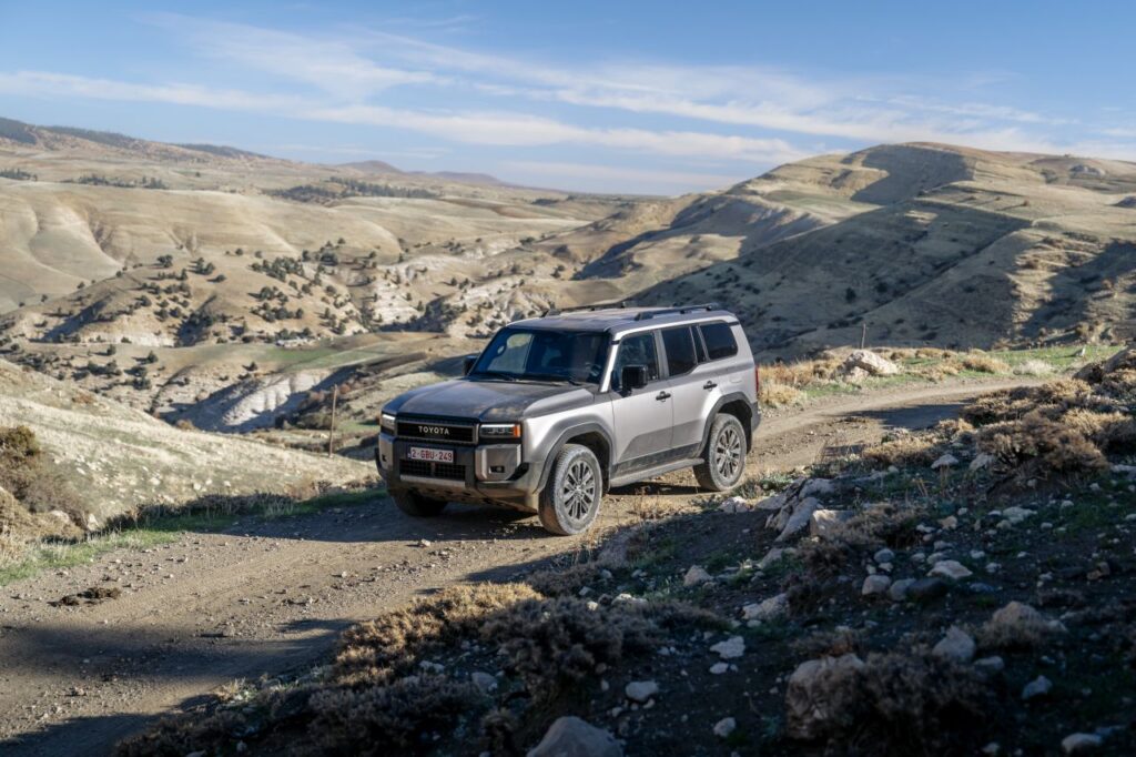2024-newlandcruiser250-bronze-statics-005