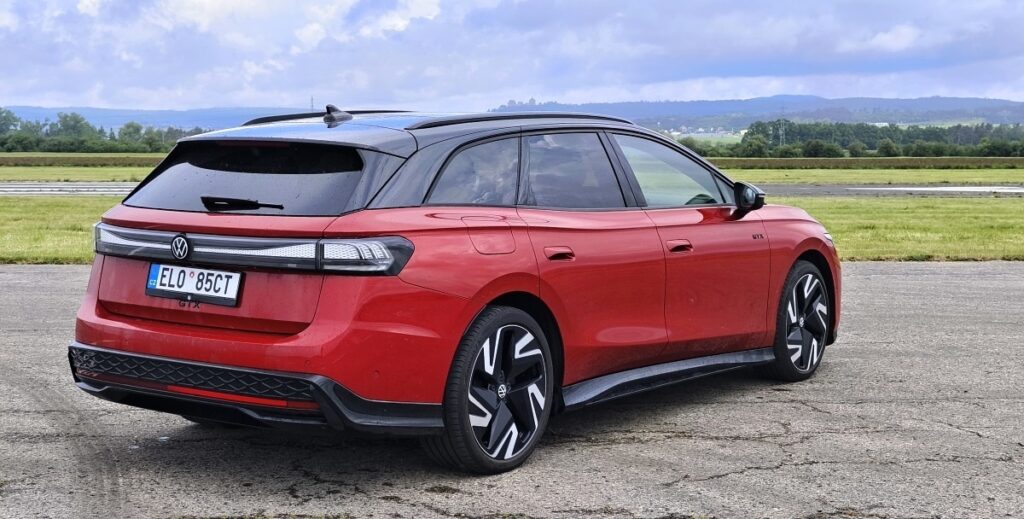 VW ID.7 Tourer GTX 2025 (17)