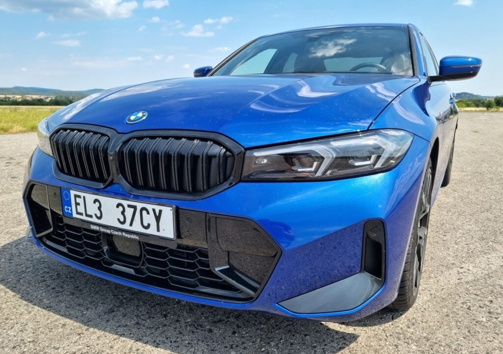 BMW 3 2025 (10)