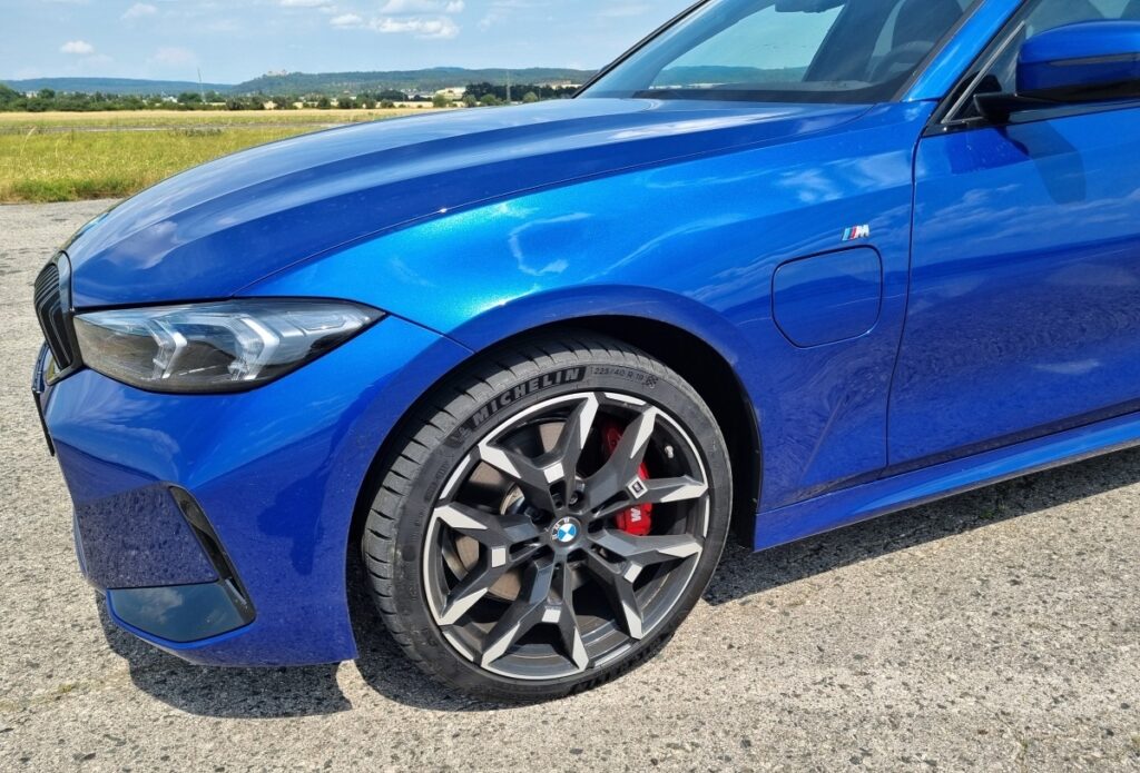 BMW 3 2025 (12)