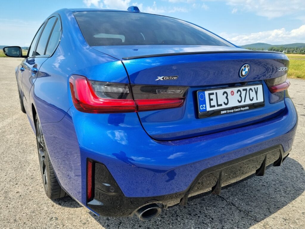 BMW 3 2025 (13)
