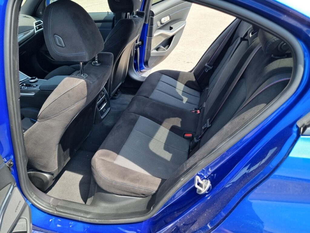 BMW 3 2025 (16)