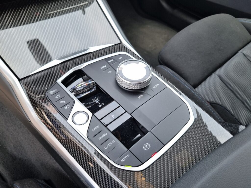 BMW 3 2025 (23)