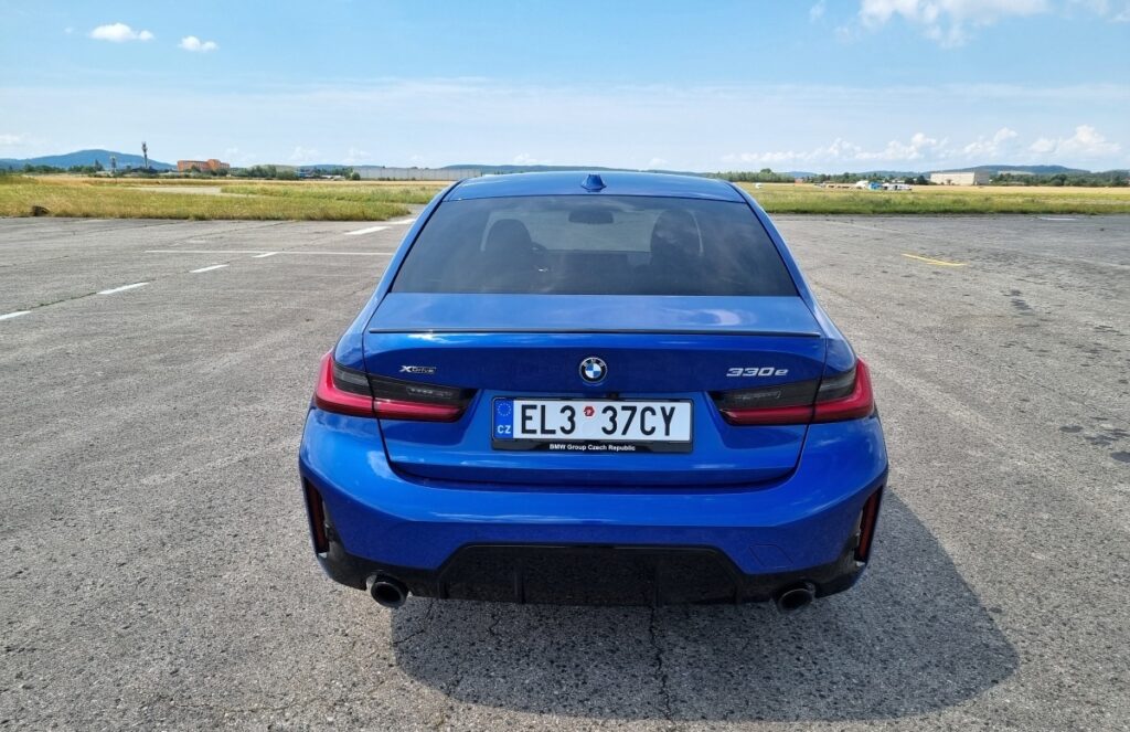 BMW 3 2025 (5)
