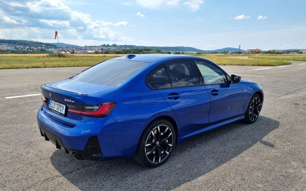 BMW 3 2025 (6)