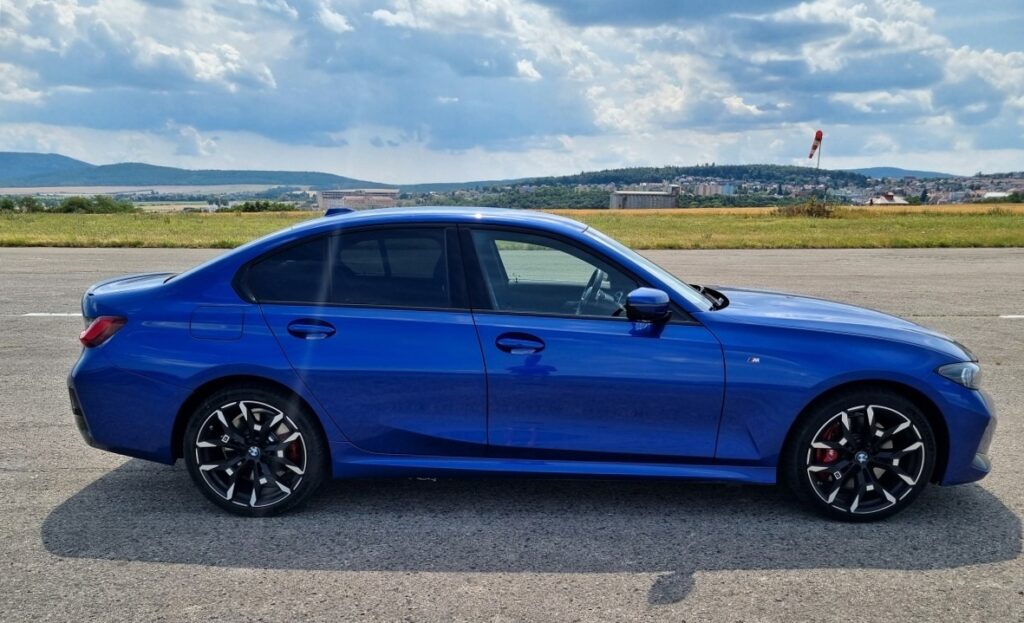 BMW 3 2025 (7)