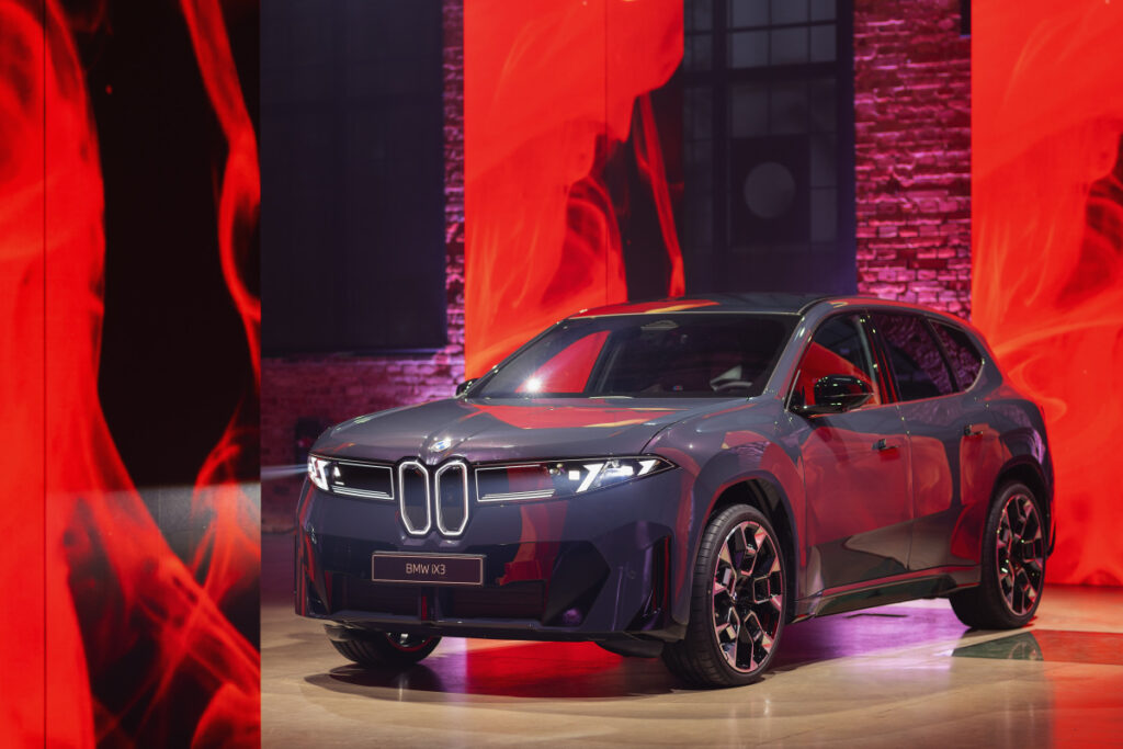 P90623116_highRes_bmw-ix3-czech-premie