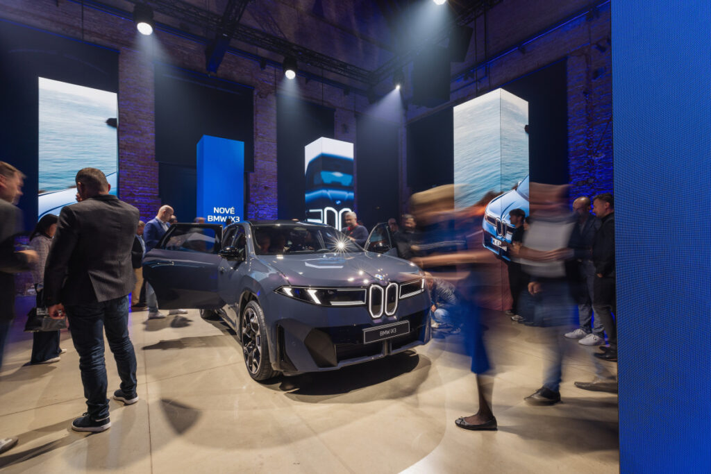 P90623128_highRes_bmw-ix3-czech-premie