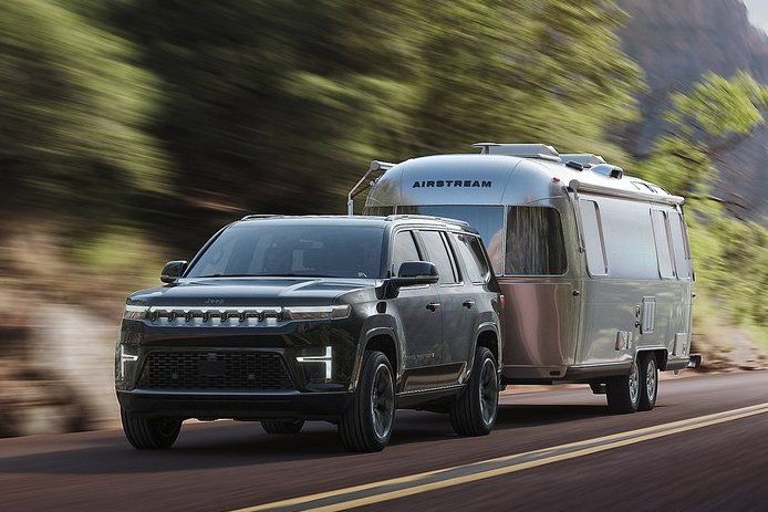 jeep-grand-wagoneer-2025_11-galeria