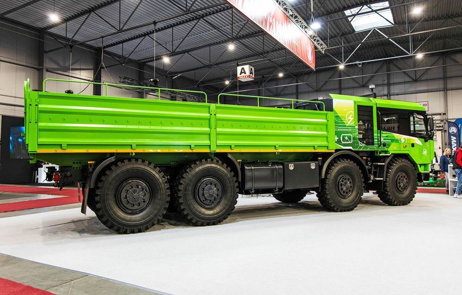 tatra-force-e-drive-hybrid-8x8-2024_10-galeria