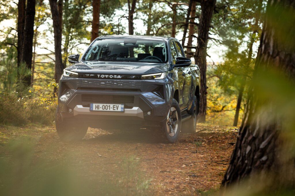 Toyota_Hilux_2