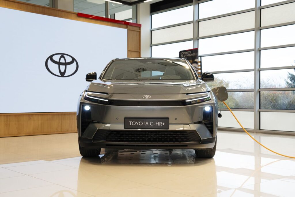 JK_20251110_TOYOTA_C-HR_0003