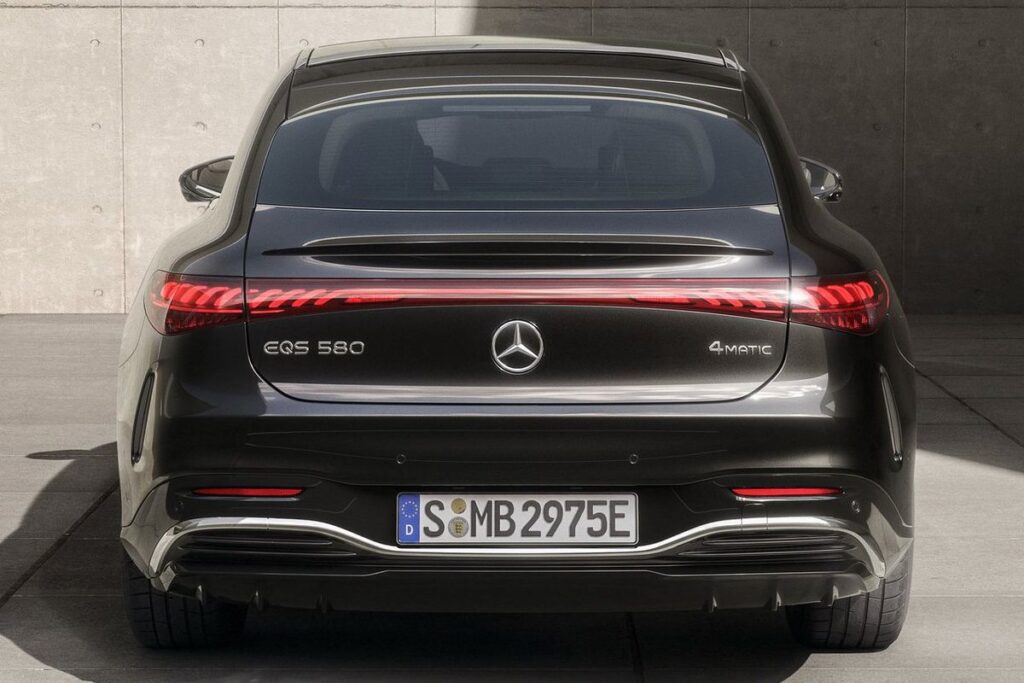 mercedes-benz-eqs-2026_06-galeria