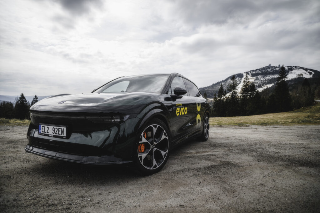 Tohle není další obyčejný elektromobil z Číny. Tohle je varování pro Evropu. Test Zeekr 7X