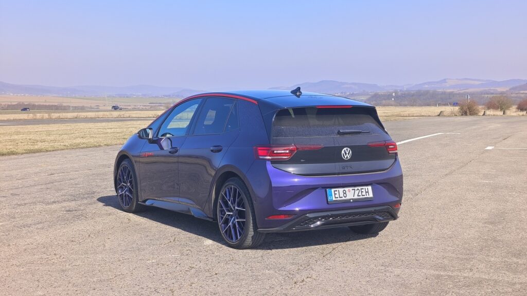 Volkswagen-ID.3-Fire-and-Ice-2026-test-11