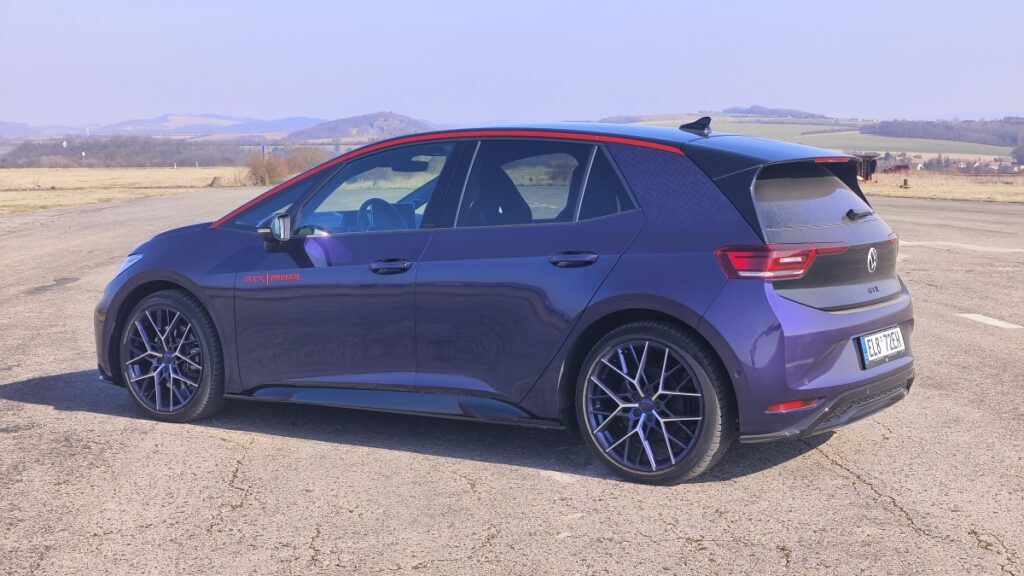 Volkswagen-ID.3-Fire-and-Ice-2026-test-18