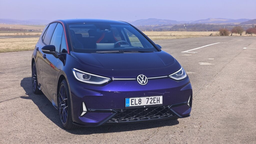 Volkswagen-ID.3-Fire-and-Ice-2026-test-4
