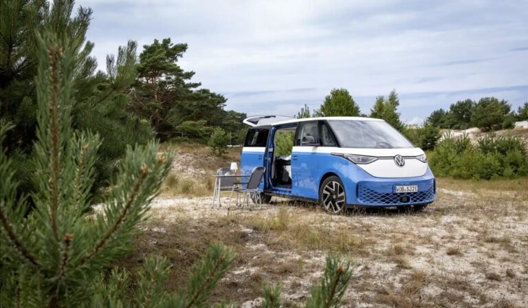 Nový elektrický Volkswagen promění kempování. Dva dny poslouží jako hotel i zdroj energie