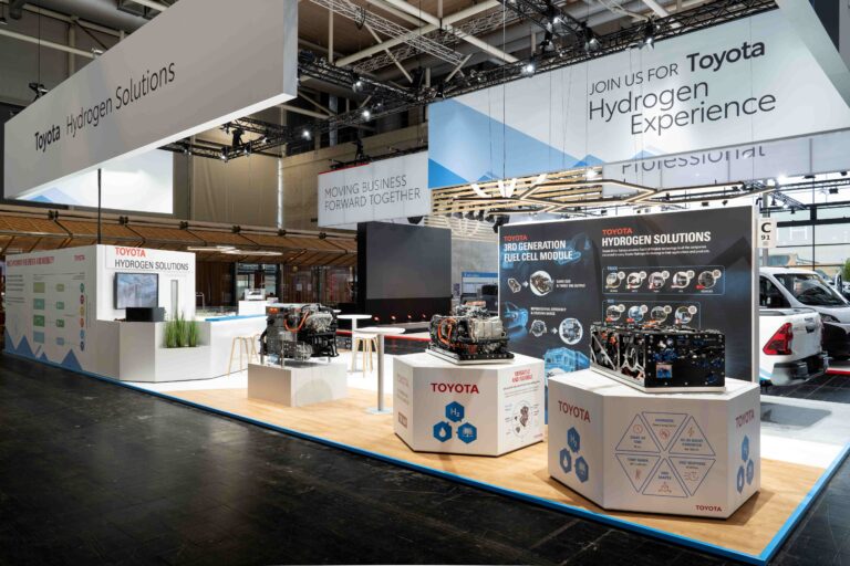 Nižší spotřeba, dvojnásobná životnost. Toyota chce s vodíkem uspět tam, kde dnes kraluje nafta