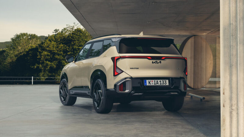 SUV do drahé doby. Má hybrid, 4×4, nízkou spotřebu a nestojí majlant