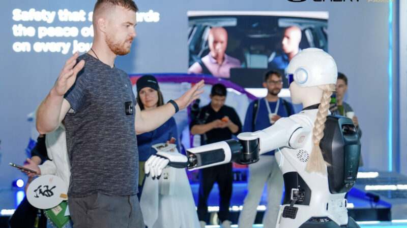 Auto je jen začátek. Chery ukázalo roboty do domácnosti i létající stroje. Evropě staví novou výzvu